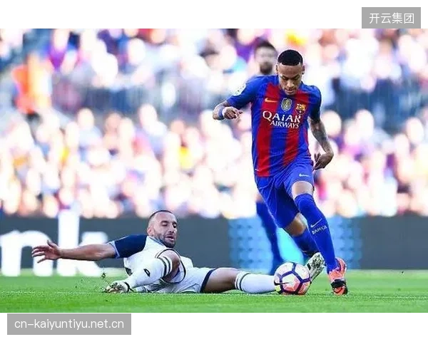 那不勒斯追内马尔式快翼：引领足球风暴的新战略